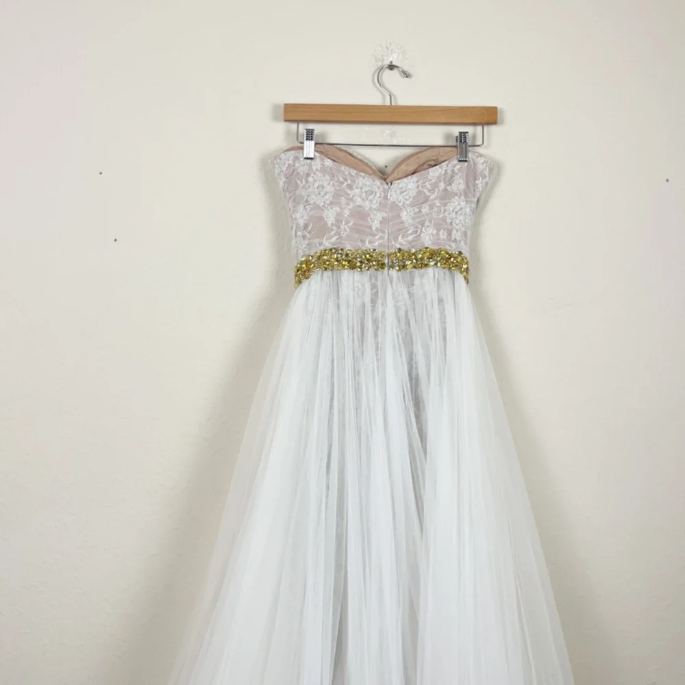 Sherri Hill White Lace Strapless Gown Size 4 - Picture 6 of 7